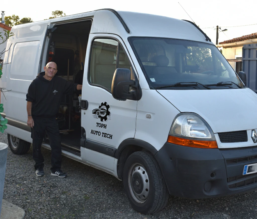 Toph AutoTech - Christophe Vilain et son atelier mobile d'intervention.
Mécanicien à domicile La Planche